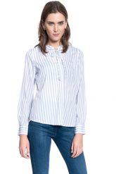 BLUZKA DAMSKA MUSTANG EMMA SHIRRED CREPE 1009980 11780. Bluzki Mustang, s, bez wzorów, bez kołnierzyka, bez ramiączek. W wyprzedaży za 39.99 zł.