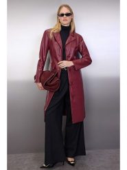 Trendyol Płaszcz w kolorze bordowym ze skóry syntetycznej rozmiar: L. Czerwone płaszcze Trendyol, l, bez wzorów, ze skóry, bez kaptura. Za 218.57 zł.