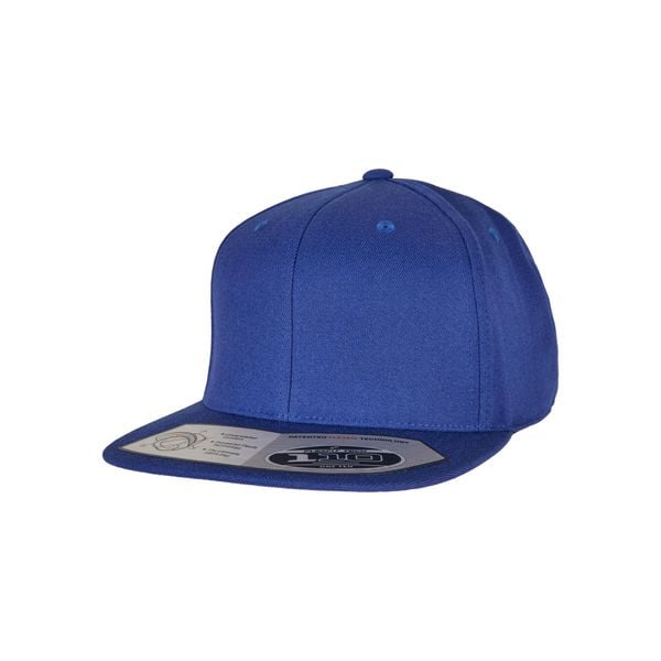 Dopasowana czapka typu snapback Flexfit 110. Niebieskie czapki z daszkiem FLEXFIT, bez wzorów. Za 148.00 zł.