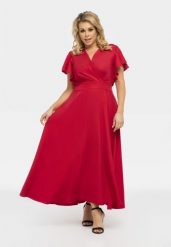 Sukienka połyskująca na wesele maxi z rozporkiem kopertowy dekolt AKSENA malina. Sukienki KARKO, na studniówkę, l, bez wzorów, z elastanu, wizytowe, bez kołnierzyka, plus size, bez ramiączek, maxi, kopertowe. Za 289.50 zł.
