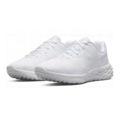 Buty do Biegania damskie Nike Revolution 6 NN. Białe buty do biegania Nike, bez wzorów, bez zapięcia, do biegania, nike revolution. Za 243.00 zł.