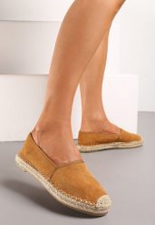 Camelowe Espadryle Kleorelia. Brązowe espadryle Born2be, bez wzorów, wakacyjne, z okrągłym noskiem, bez obcasa, na płaskiej podeszwie. W wyprzedaży za 50.99 zł.