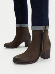Lasocki Botki CEO-WI23-RUTH-21 Brązowy. Brązowe botki Lasocki, bez wzorów, z nubiku, bez obcasa, na słupku, bez zapięcia. Za 279.99 zł.