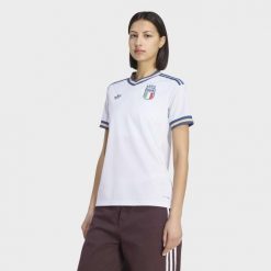 Koszulka wyjazdowa Włochy 26. Niebieskie t-shirty sportowe adidas, m, bez wzorów, z materiału, bez ramiączek, do piłki nożnej, climacool (adidas). Za 439.00 zł.