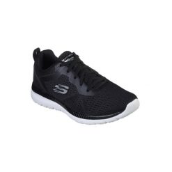 Buty do chodzenia damskie Skechers Dynamight 20. Czarne trekkingi Skechers, bez wzorów, z materiału, bez zapięcia, trekkingowe. Za 189.99 zł.