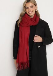Ciemnobordowy Szalik Inglidyr. Czerwone szaliki i kominy Born2be, bez wzorów, eleganckie. W wyprzedaży za 33.99 zł.