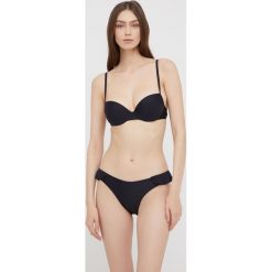 Answear Lab dwuczęściowy strój kąpielowy kolor czarny usztywniona miseczka. Czarne bikini Answear Lab, bez wzorów. W wyprzedaży za 71.99 zł.