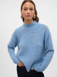 Vero Moda Sweter w kolorze błękitnym rozmiar: M. Niebieskie swetry Vero Moda, m, bez wzorów, bez ramiączek. Za 79.21 zł.