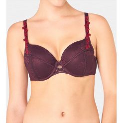 Biustonosz "Beauty-Full Lace" w kolorze bordowym. Czerwone biustonosze Triumph & Sloggi, z aplikacjami. W wyprzedaży za 118.95 zł.