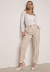 Beżowe Eleganckie Spodnie Cygaretki z Wysokim Stanem i Paskiem z Klamerką Diminas. Brązowe chinosy Born2be, bez wzorów, z jeansu, eleganckie, z podwyższonym stanem. Za 119.99 zł.