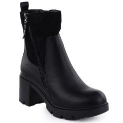 Botki damskie ocieplane na słupku z zamkiem czarne M.Daszyński 23108. Czarne botki M.Daszyński, bez wzorów, ze skóry ekologicznej, bez obcasa, na słupku, bez zapięcia. Za 99.99 zł.