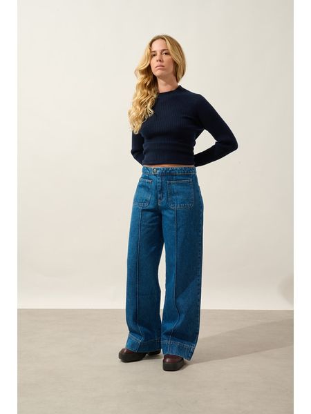 AUTHENTIC CASHMERE Kaszmirowy sweter "Assia" w kolorze granatowym rozmiar: L. Niebieskie swetry AUTHENTIC CASHMERE, l, bez wzorów, z kaszmiru, bez ramiączek. Za 382.99 zł.