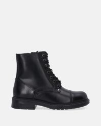 CZARNE SKÓRZANE BOTKI 1513301 VIT NERO. Czarne botki Venezia, bez wzorów, ze skóry, bez obcasa, bez zapięcia. Za 329.00 zł.