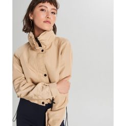 Kurtka z chowanym kapturem - Beżowy. Kurtki Cropp. Za 119.99 zł.