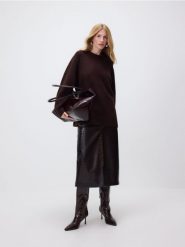 Gładki sweter - brązowy. Brązowe swetry Reserved, l, bez wzorów, z dzianiny, bez ramiączek. Za 139.99 zł.