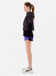 Kurtka przeciwwiatrowa krótka Damska Bieganie VENTIL WINDBREAKER. Czarne kurtki do biegania BODYCROSS, na zimę, m, bez wzorów, z materiału, z kapturem, do biegania. Za 490.99 zł.