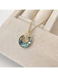 Nakkash Pozłacany naszyjnik z zawieszką - dł. 42 cm rozmiar: onesize. Żółte naszyjniki Nakkash, z materiału, z cyrkonią, pozłacane. Za 74.46 zł.