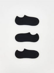 Bawełniane skarpetki 3 pack - czarny. Czarne skarpetki Reserved, bez wzorów, z bawełny. Za 39.99 zł.
