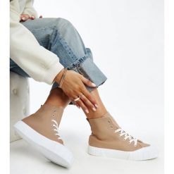 Brązowe wysokie trampki Vinka. Brązowe trampki bez wzorów, z gumy, eleganckie, bez zapięcia. Za 81.83 zł.
