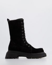 SZNUROWANE BOTKI 0010700S BLACK. Czarne botki Venezia, bez wzorów, ze skóry, bez obcasa, bez zapięcia. Za 169.00 zł.