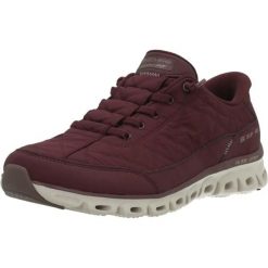 Buty SKECHERS 104556S GLIDE STEP AT EASE Bordeaux. Czerwone buty trekkingowe Skechers, z materiału, bez zapięcia. Za 337.99 zł.