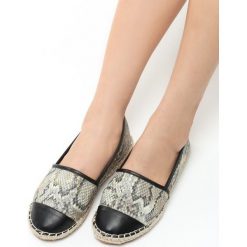 Złote Espadryle Isaia. Espadryle marki Born2be. Za 39.99 zł.