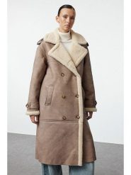Trendyol Płaszcz zimowy w kolorze jasnobrązowym rozmiar: 42. Brązowe płaszcze Trendyol, na zimę, bez wzorów, z puchu, bez kaptura. Za 65.99 zł.