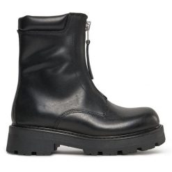 Botki Vagabond Shoemakers. Czarne botki Vagabond Shoemakers, bez wzorów, bez obcasa, na płaskiej podeszwie, bez zapięcia. Za 359.99 zł.