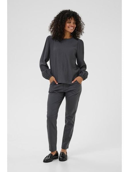 Kaffe Bluzka w kolorze antracytowym rozmiar: 42. Czarne bluzki Kaffe, bez wzorów, bez kołnierzyka, bez ramiączek. Za 126.99 zł.