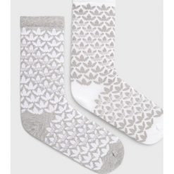 Adidas Originals skarpetki HL9298 (2-pack) kolor szary. Szare skarpetki adidas Originals, bez wzorów, z materiału. W wyprzedaży za 51.99 zł.