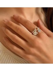 Les Favorites Srebrny pierścionek z cyrkoniami rozmiar: 50. Szare pierścionki Les Favorites, z cyrkonią, srebrne. Za 130.99 zł.