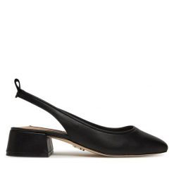Czółenka Steve Madden. Czarne czółenka Steve Madden, bez wzorów, bez obcasa, bez zapięcia. Za 269.99 zł.