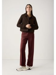 More & More Sweter w kolorze ciemnobrązowym rozmiar: 46. Brązowe swetry More & More, bez wzorów, ze splotem, bez ramiączek. Za 187.96 zł.