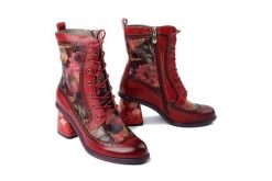 LAURA VITA 0007402 Evcao 81 rouge, trzewiki damskie. Czerwone botki LAURA VITA, bez wzorów, bez obcasa, na obcasie, bez zapięcia. Za 481.82 zł.