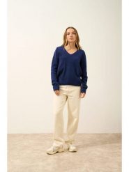 Just Cashmere Kaszmirowy sweter "Amrita" w kolorze granatowym rozmiar: XL. Niebieskie swetry Just Cashmere, xl, bez wzorów, z kaszmiru, bez ramiączek. Za 869.99 zł.