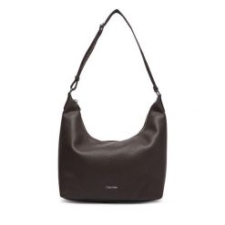 Torebka Calvin Klein. Brązowe torebki klasyczne Calvin Klein, bez wzorów, klasyczne, bez dodatków. Za 569.99 zł.