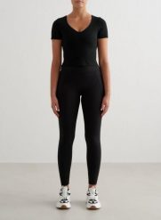 Damskie legginsy z wysokim stanem, squat proof, z kieszeniami Sense czarne. Czarne legginsy AIM'N, bez wzorów, z elastanu. Za 339.00 zł.