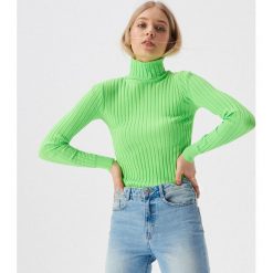 Neonowy sweter z golfem - Zielony. Swetry marki Sinsay. Za 59.99 zł.