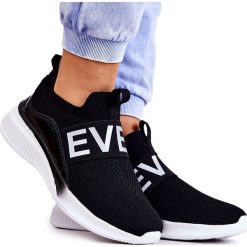 Vinceza Damskie Buty Sportowe Wsuwane Czarne Lorane. Czarne buty treningowe VINCEZA, bez wzorów, ze skóry, bez zapięcia. Za 188.00 zł.