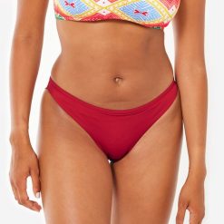 Dół kostiumu kąpielowego surfingowego damski Olaian Lulu teksturowany. Czerwone bikini OLAIAN, bez wzorów, z elastanu, sportowe. W wyprzedaży za 19.99 zł.
