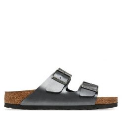 Klapki Birkenstock. Szare klapki Birkenstock, bez wzorów, bez obcasa, bez zapięcia. Za 399.99 zł.