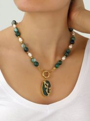 L'Atelier de Gaia Pozłacany naszyjnik z elementami ozdobnymi - dł. 50 cm rozmiar: onesize. Zielone naszyjniki L'Atelier de Gaia, z materiału, z agatem, pozłacane. Za 117.45 zł.