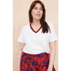 T-Shirt Damski Kingdom Plus Size Ekri / Marine. Czerwone t-shirty blue shadow, m, bez wzorów, z bawełny, klasyczne, bez kołnierzyka, bez ramiączek. W wyprzedaży za 69.95 zł.