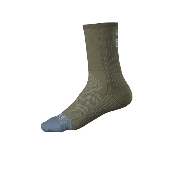 Skarpetki rowerowe Alé Cycling Color Block. Niebieskie skarpetki ALÉ CYCLING, bez wzorów. Za 93.99 zł.