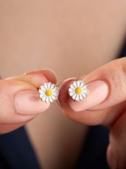 Heliophilia Srebrne kolczyki-wkrętki rozmiar: onesize. Białe kolczyki Heliophilia, srebrne. Za 43.99 zł.