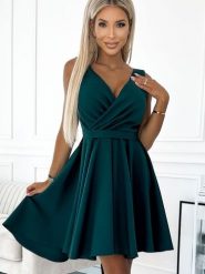 Sukienka Model Maya 478-3 Bottle Green - Numoco. Zielone sukienki NUMOCO, l, bez wzorów, z elastanu, z asymetrycznym kołnierzem, plus size, bez ramiączek, asymetryczne. Za 472.54 zł.