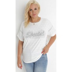 Biała Bluzka Iphiche. Białe bluzki Born2be, l, z aplikacjami, z bawełny, klasyczne, bez kołnierzyka, bez ramiączek. W wyprzedaży za 43.99 zł.