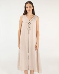 Lniana sukienka z guzikami. Brązowe sukienki Unisono, l, z aplikacjami, z tkaniny, bez kołnierzyka, bez ramiączek, midi, rozkloszowane. Za 279.00 zł.
