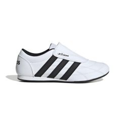 Kobiece trampki adidas Tekwen. Białe trampki adidas, bez wzorów, z gumy, eleganckie, bez zapięcia. Za 253.00 zł.
