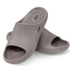 Klapki basenowe Aqua Speed Toledo. Brązowe klapki Aqua-Speed, bez wzorów, sportowe, bez obcasa, bez zapięcia. Za 59.99 zł.